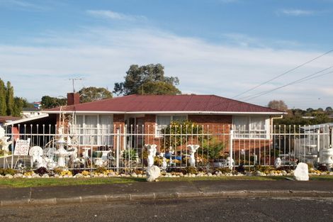 Photo of property in 76 Blake Road, Mangere East, Auckland, 2024