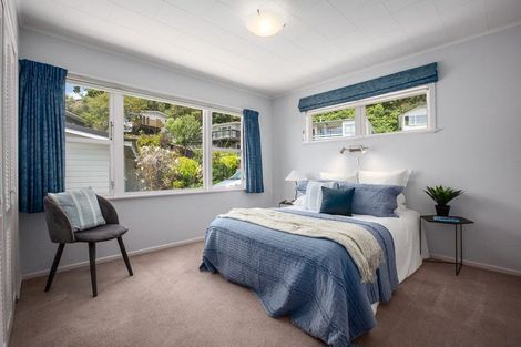 Photo of property in 17 Southern Cross Crescent, Island Bay, Wellington, 6023