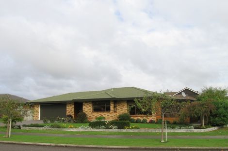 Photo of property in 20 Cranbrook Grove, Waikanae, 5036