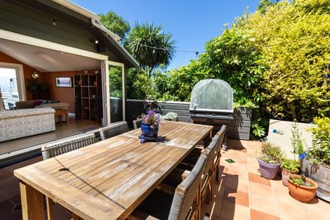 Photo of property in 16 Fortunatus Street, Brooklyn, Wellington, 6021