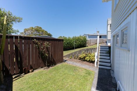 Photo of property in 28 Franklyn Road, Tawa, Wellington, 5028