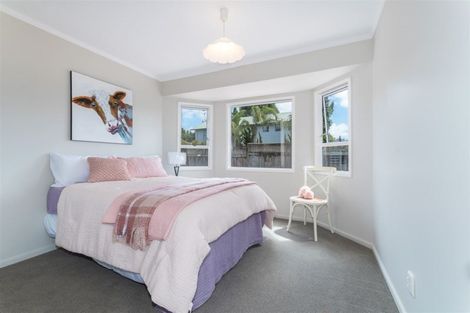 Photo of property in 2/200 Onewa Road, Birkenhead, Auckland, 0626