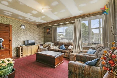 Photo of property in 17 Gibson Crescent, Naenae, Lower Hutt, 5011