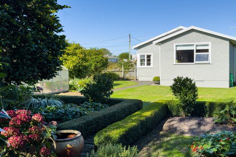 Photo of property in 32 Wyndham Street, Carterton, 5713