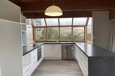 Photo of property in 11 Wakatipu Heights, Queenstown, 9300