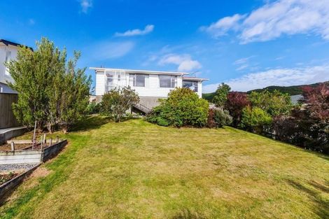 Photo of property in 11 Nuffield Street, Tawa, Wellington, 5028