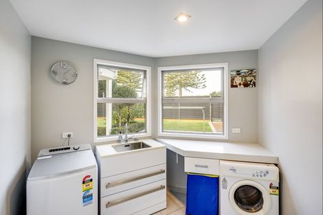 Photo of property in 84 Te Awa Avenue, Te Awa, Napier, 4110