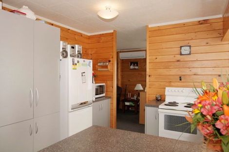 Photo of property in 14 Peppertree Glade, Kelvin Grove, Palmerston North, 4414