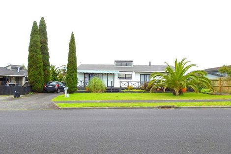 Photo of property in 64 De Quincey Terrace, Highland Park, Auckland, 2010