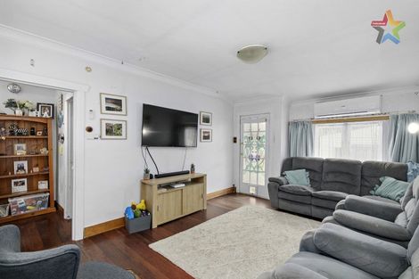 Photo of property in 457 Stokes Valley Road, Stokes Valley, Lower Hutt, 5019