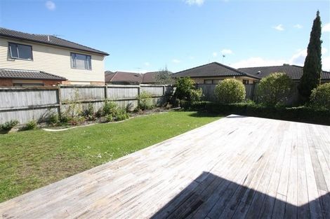 Photo of property in 12 Strundeen Close, Flat Bush, Auckland, 2016