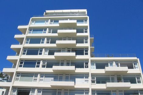 Photo of property in Kensington Flats, 236 Oriental Parade, Oriental Bay, Wellington, 6011
