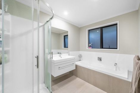 Photo of property in 10 Helenvale Crescent, Pokeno, 2402