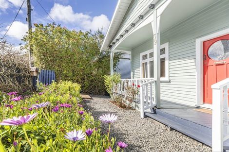 Photo of property in 39 Dee Street, Island Bay, Wellington, 6023