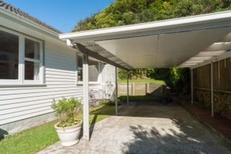 Photo of property in 141 Parkvale Road, Karori, Wellington, 6012