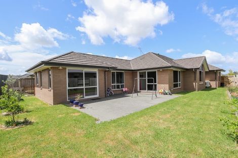 Photo of property in 14 Teatree Close, Huntington, Hamilton, 3210