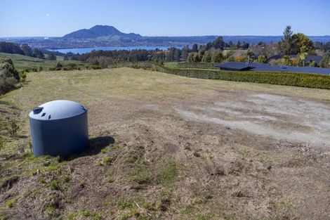 Photo of property in 41 Lomond Grove, Acacia Bay, Taupo, 3385