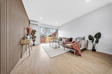 Photo of property in 2/22 Camellia Place, Mount Roskill, Auckland, 1041