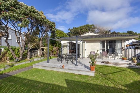 Photo of property in 22 Ocean Road, Paraparaumu Beach, Paraparaumu, 5032