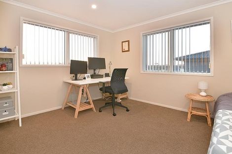 Photo of property in 18 Bankside Road, Silverdale, 0932