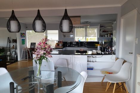 Photo of property in 13 Evans Road, Glen Eden, Auckland, 0602