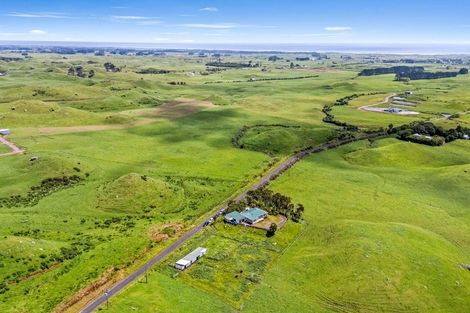 Photo of property in 319 Opourapa Road, Rahotu, Opunake, 4685