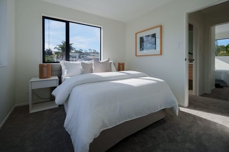 Photo of property in 5 Preston Avenue, Belmont, Auckland, 0622