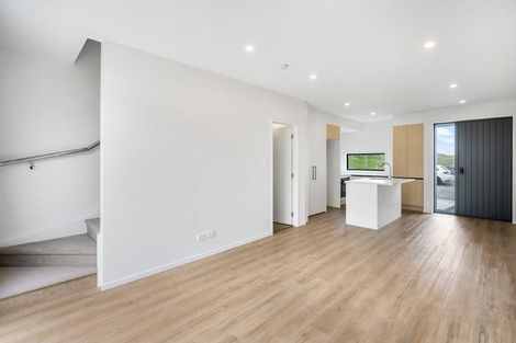 Photo of property in 43 Clay Works Lane, New Lynn, 0600