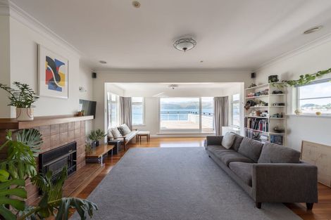 Photo of property in 189 Marine Parade, Seatoun, Wellington, 6022