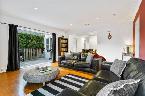 Photo of property in 18 Aroha Avenue, Sandringham, Auckland, 1025