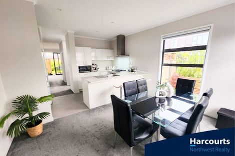 Photo of property in 20 Wai Place, Westgate, Auckland, 0614