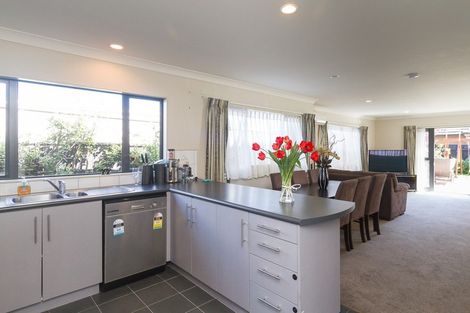 Photo of property in 32 Moana Grove, Waiwhetu, Lower Hutt, 5010