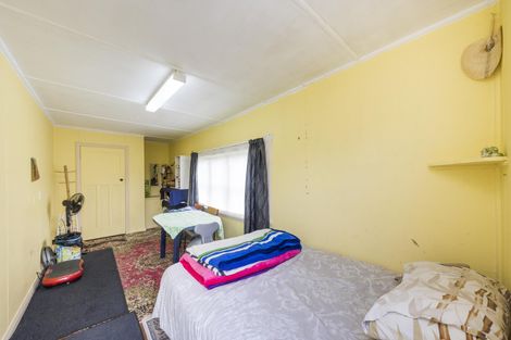 Photo of property in 77 Savage Crescent, West End, Palmerston North, 4412