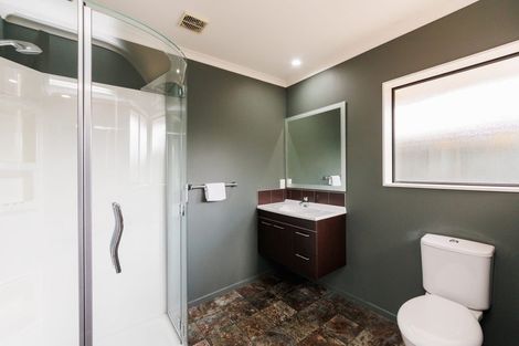 Photo of property in 2 Masefield Terrace, Kelvin Grove, Palmerston North, 4414