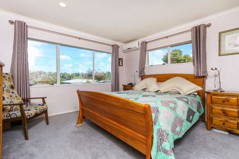Photo of property in 62 Garton Drive, Massey, Auckland, 0614