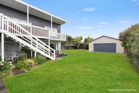 Photo of property in 118 Sandspit Road, Waiuku, 2123