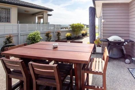 Photo of property in 20 The Fjord, Aotea, Porirua, 5024