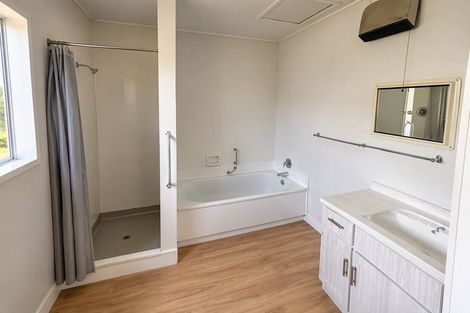 Photo of property in 62a Te Rauparaha Street, Otaki, 5512