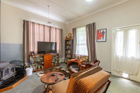 Photo of property in 3 Otanga Street, Dannevirke, 4930