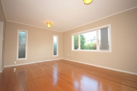 Photo of property in 1/46 College Road, Northcote, Auckland, 0627