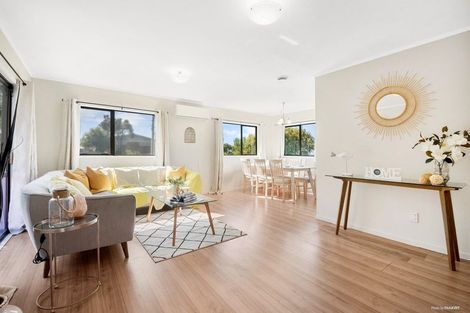 Photo of property in 2/49 Target Road, Totara Vale, Auckland, 0629