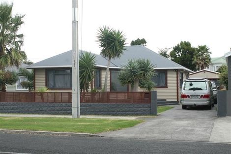 Photo of property in 36 Fitzroy Road, Fitzroy, New Plymouth, 4312