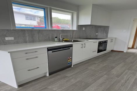 Photo of property in 1/100 Bond Crescent, Forrest Hill, Auckland, 0620