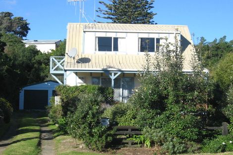 Photo of property in 50 Ngaio Street, Otaki Beach, Otaki, 5512