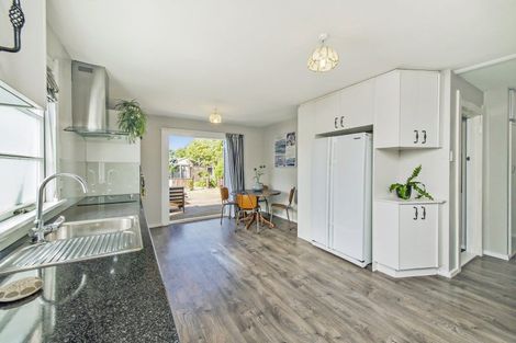 Photo of property in 25 Cross Street, Waikuku Beach, 7473