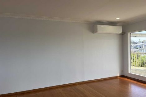 Photo of property in 20 Tawhana Crescent, Red Beach, 0932