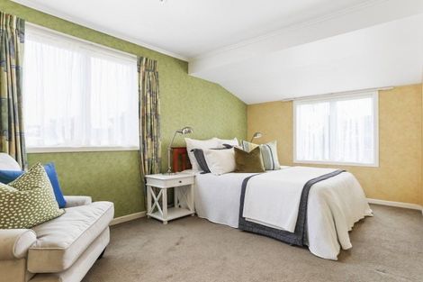 Photo of property in 12 Ross Avenue, Glenfield, Auckland, 0629