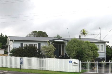 Photo of property in 1/350 Royal Road, Massey, Auckland, 0614