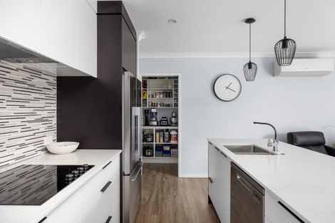 Photo of property in 29 Fearnley Grove, Pyes Pa, Tauranga, 3112