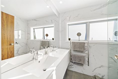 Photo of property in 1/5 Brown Street, Hauraki, Auckland, 0622